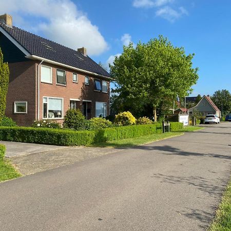 Huis Bij Het Water Met Sloepje Jutrijp Exterior photo