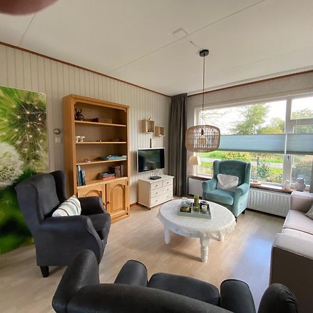 Huis Bij Het Water Met Sloepje Jutrijp Exterior photo